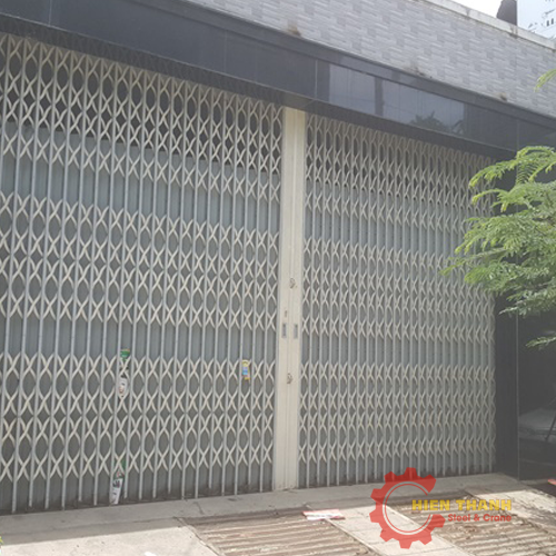 Cửa kéo có lá sơn tĩnh điện U 1.4 ly